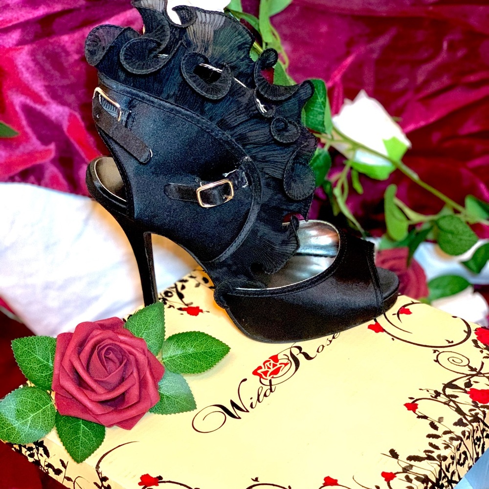 Heels - Picture 3 of 6